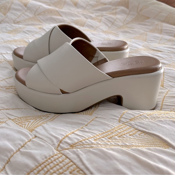 💕MUST GO free shipping! Caleigh Platform Slide Sandal - Nordstrom Rack - 5.5 - Picture 2 of 10